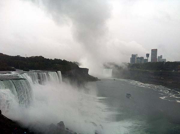 Niagara - Maid of the Mist - Canada  . . .