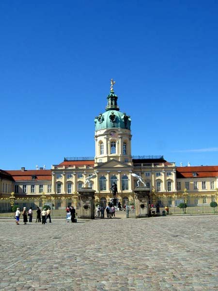 Le château de Charlottenburg  . . .