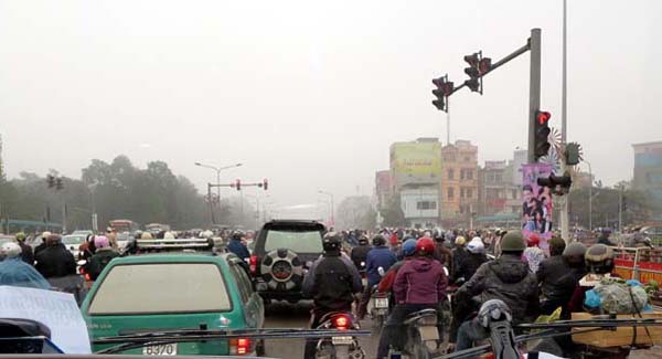 La circulation dans la capitale - Hanoï  . . .